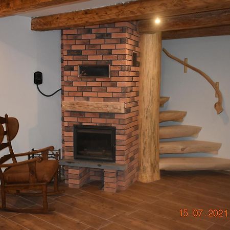 Jaskowa Chata Bieszczady Apartament Z Basenem Baligród Exteriör bild