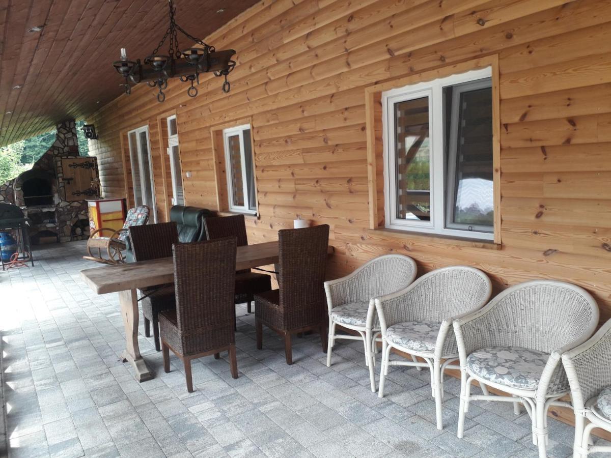 Jaskowa Chata Bieszczady Apartament Z Basenem Baligród Exteriör bild