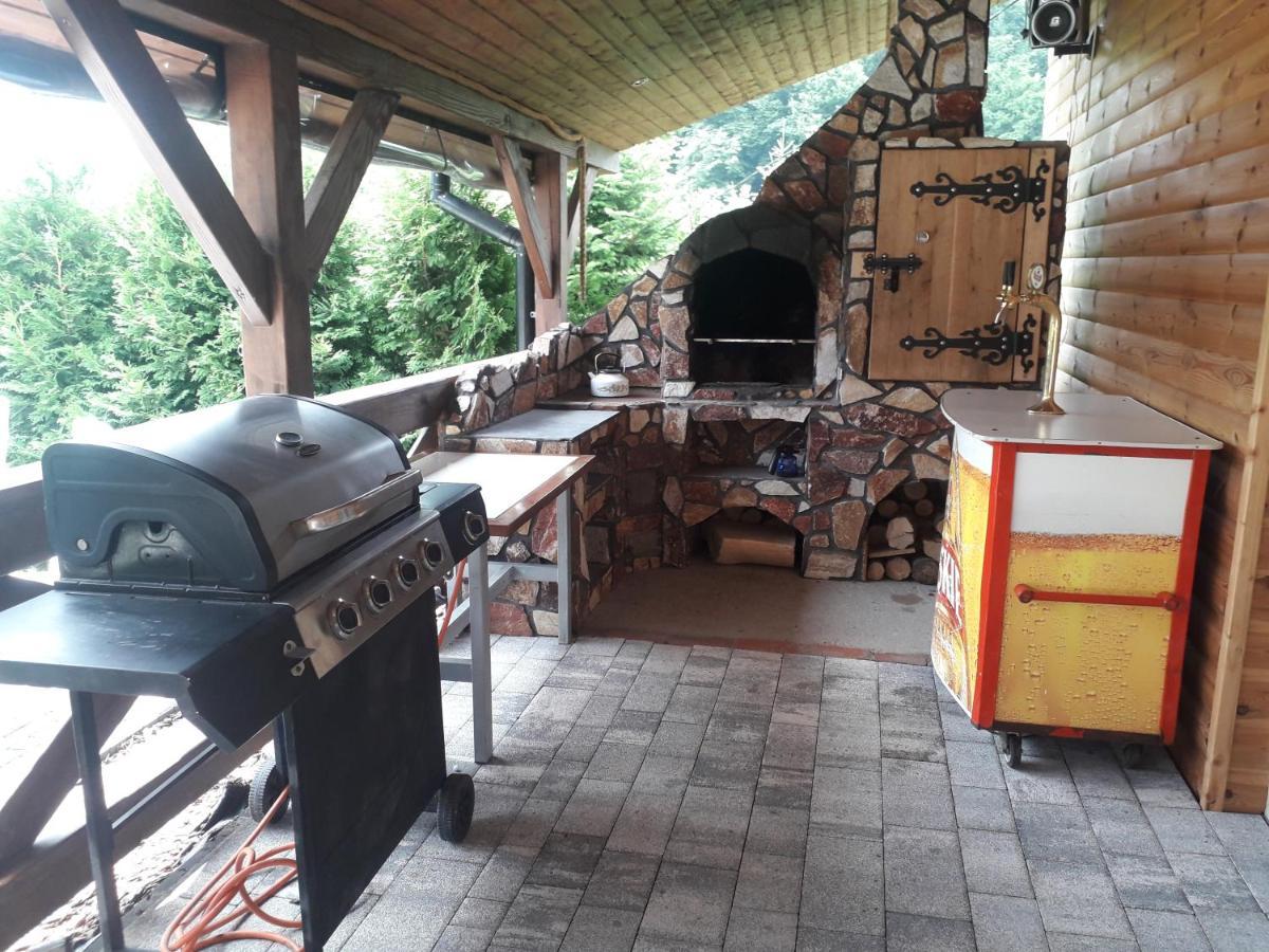 Jaskowa Chata Bieszczady Apartament Z Basenem Baligród Exteriör bild