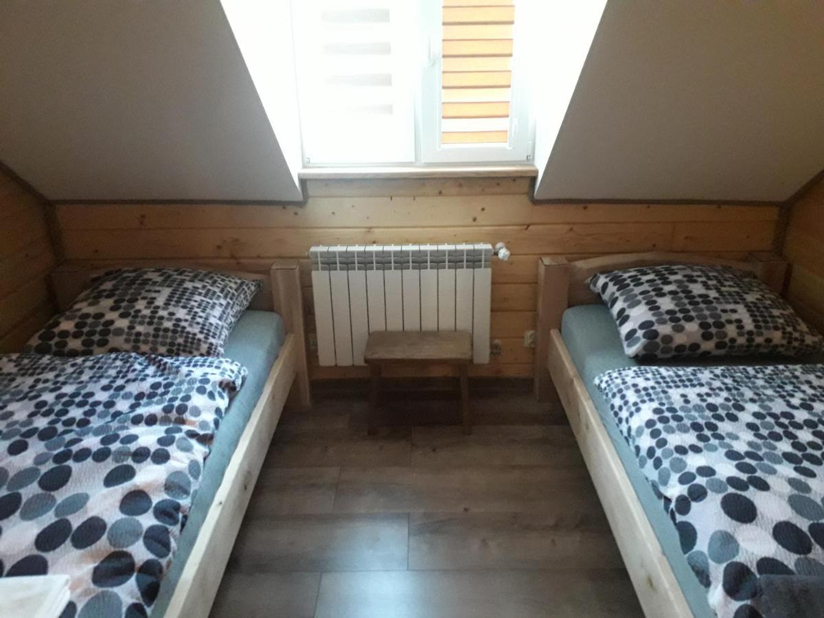 Jaskowa Chata Bieszczady Apartament Z Basenem Baligród Exteriör bild