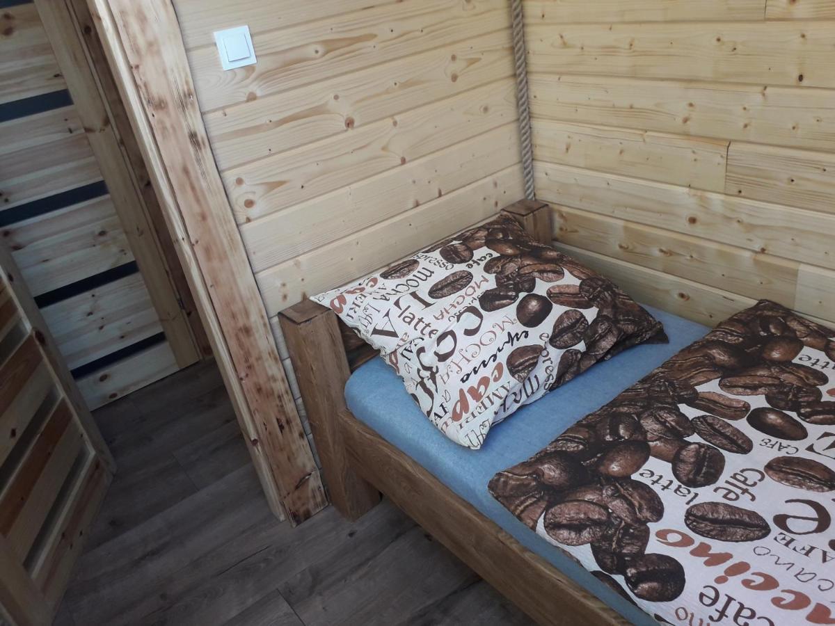Jaskowa Chata Bieszczady Apartament Z Basenem Baligród Exteriör bild