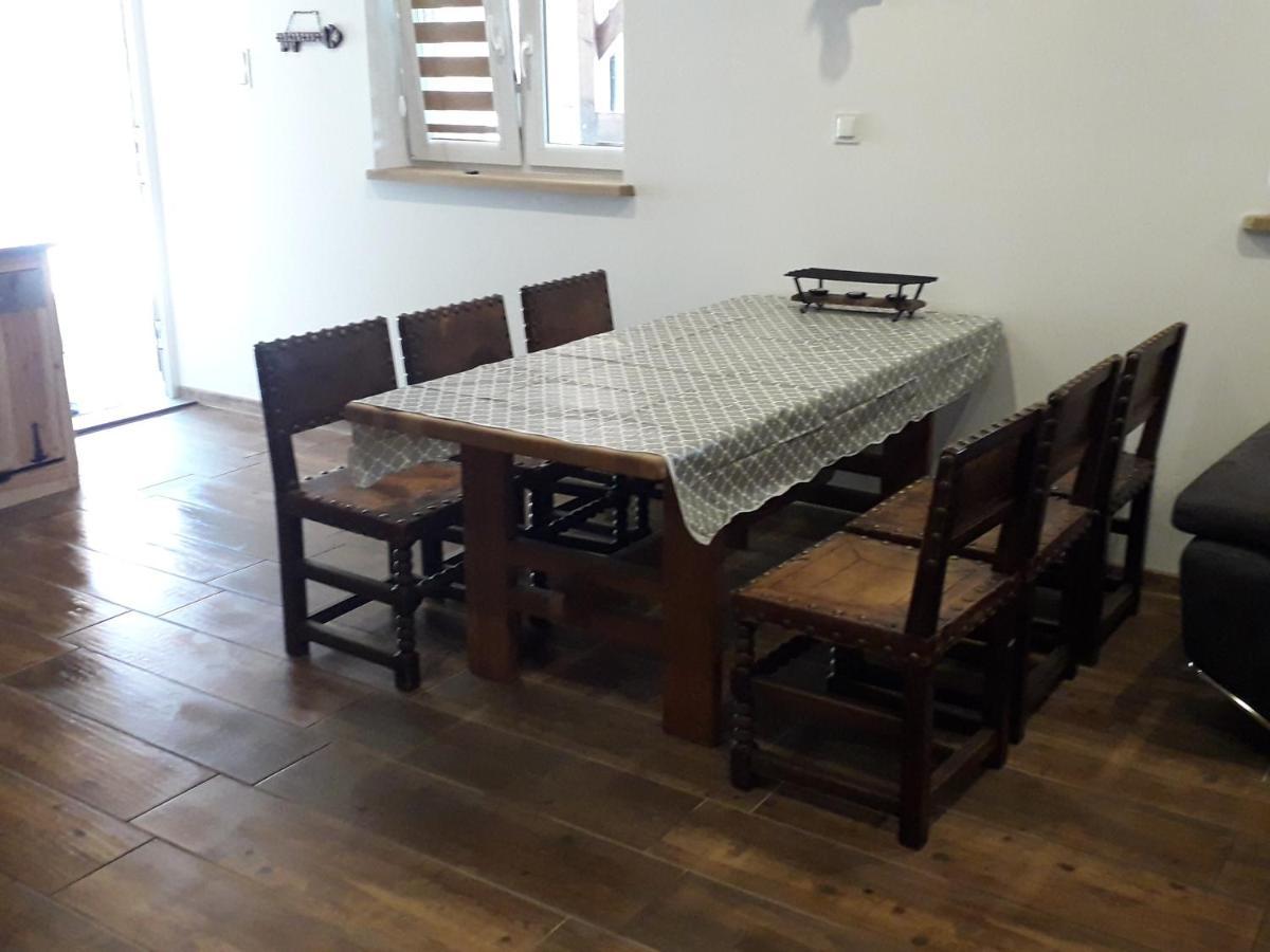 Jaskowa Chata Bieszczady Apartament Z Basenem Baligród Exteriör bild