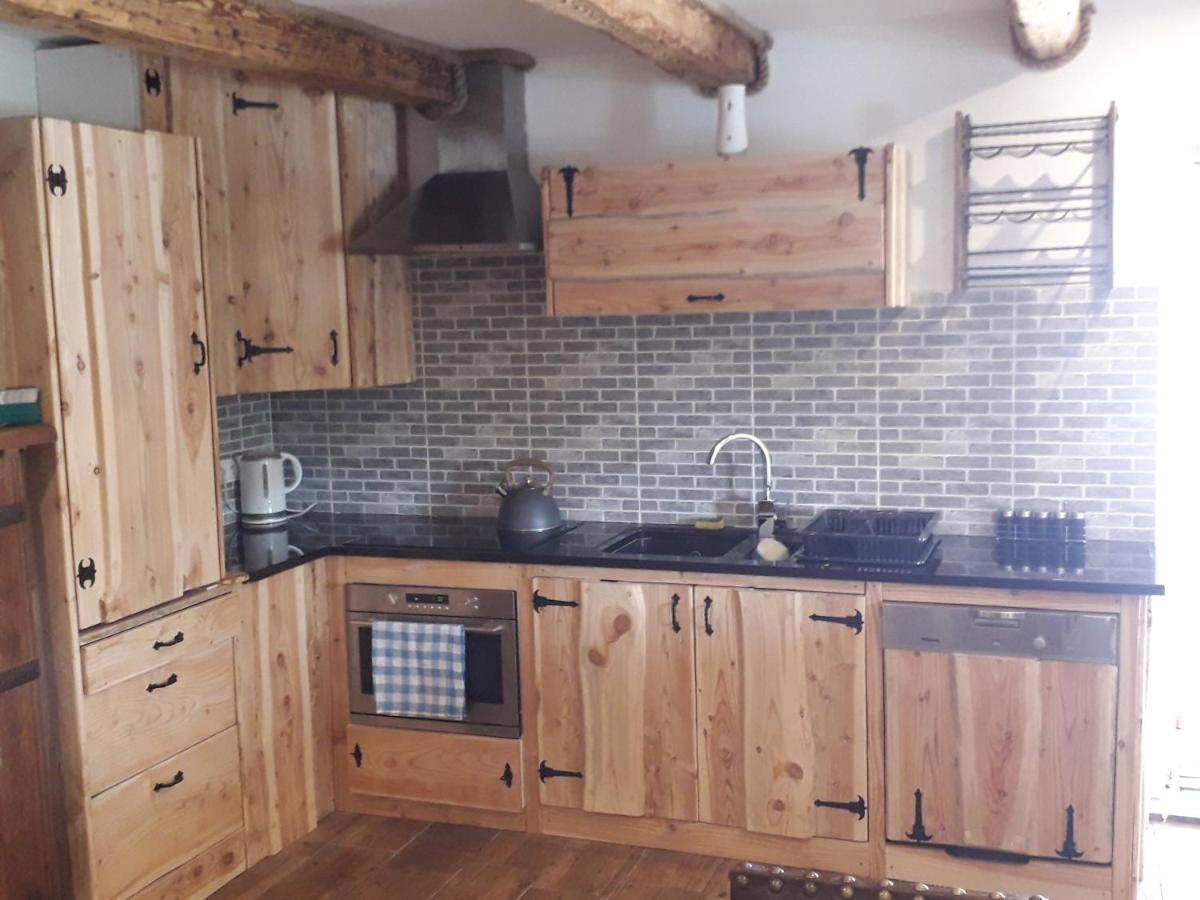 Jaskowa Chata Bieszczady Apartament Z Basenem Baligród Exteriör bild