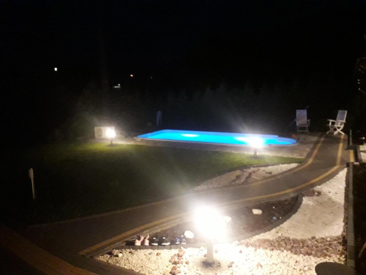 Jaskowa Chata Bieszczady Apartament Z Basenem Baligród Exteriör bild