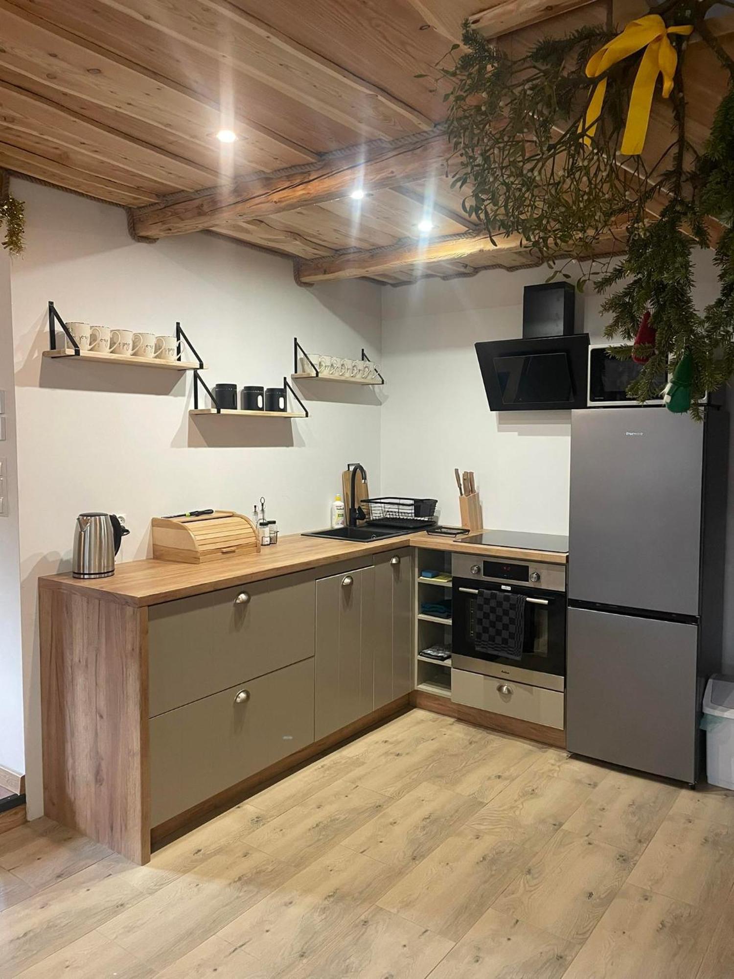 Jaskowa Chata Bieszczady Apartament Z Basenem Baligród Exteriör bild