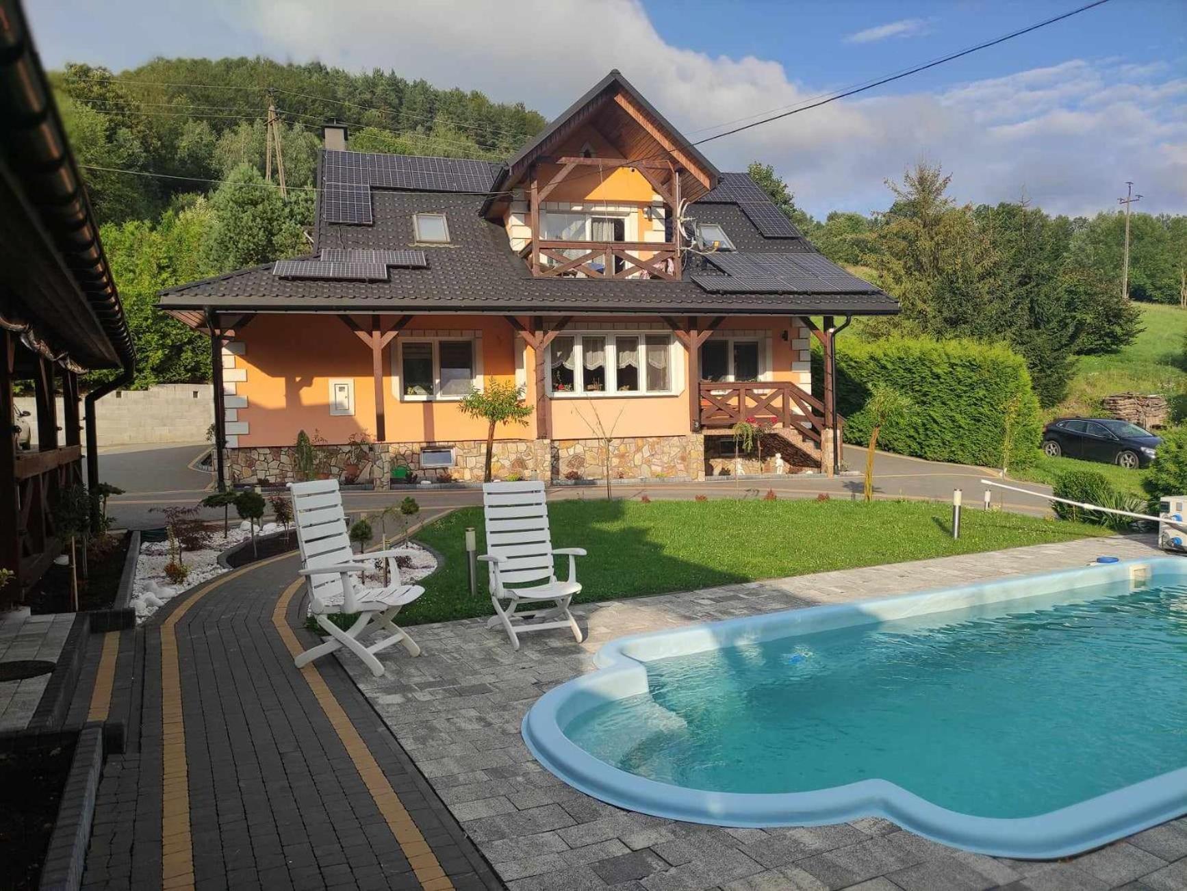 Jaskowa Chata Bieszczady Apartament Z Basenem Baligród Exteriör bild