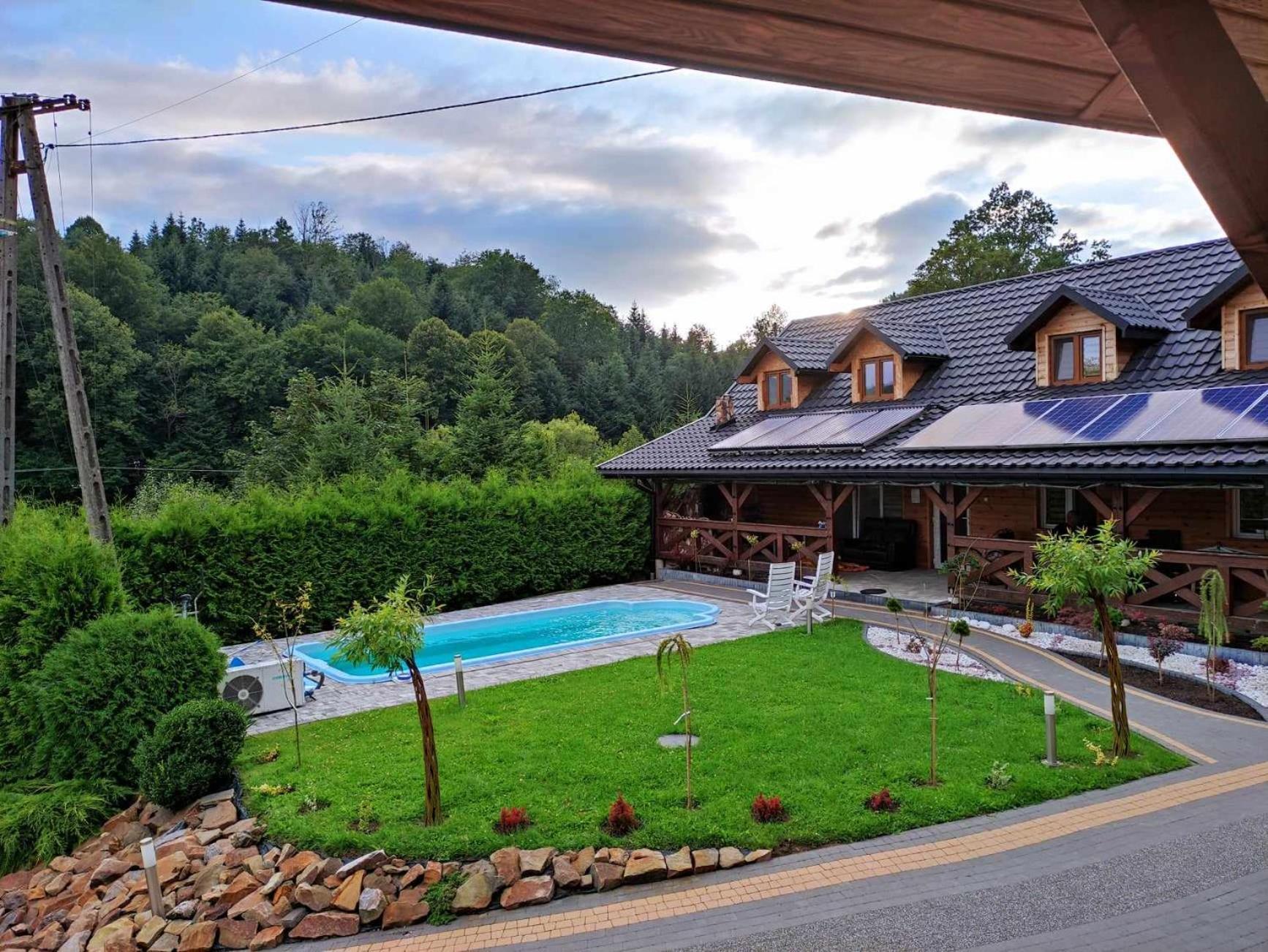 Jaskowa Chata Bieszczady Apartament Z Basenem Baligród Exteriör bild